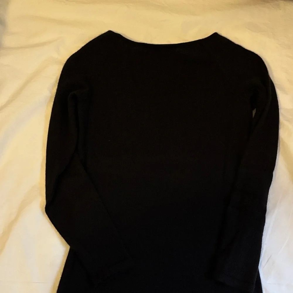 Ralph Lauren Purple Label Black Cashmere Classic Sweater in Small - Picture 5 of 9